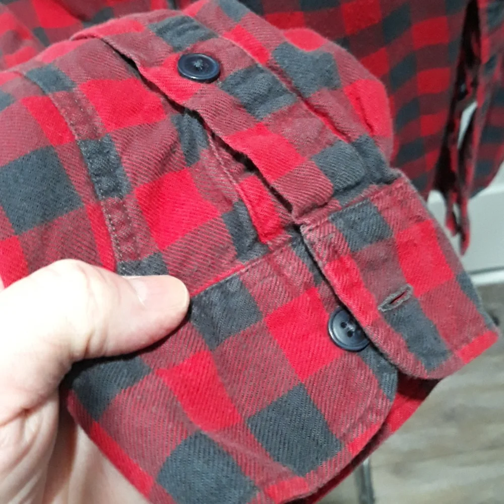 J. Crew mens black and red plaid flannel lumberjack shirt. XL